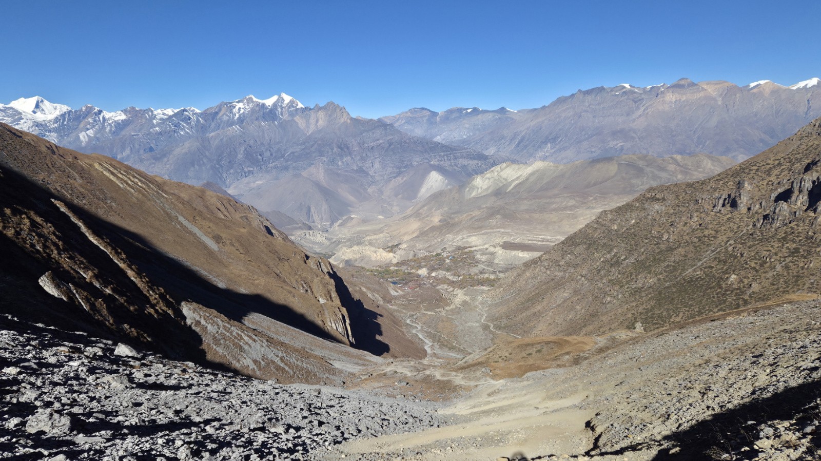 #8 Descente du Thorong-La Pass vers Muktinah Descente du Thorong-La Pass vers Muktinah