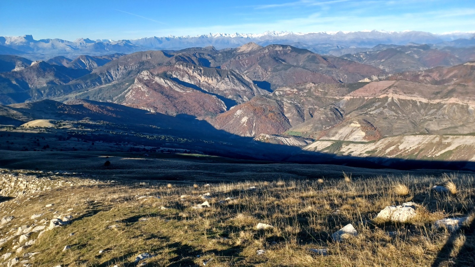#10 En bas, Reynier encore au soleil pour quelques instants. En bas, Reynier encore au soleil pour quelques instants.