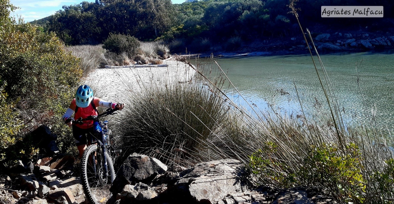 #4 Un peu de poussage pour attraper le sentier Un peu de poussage pour attraper le sentier