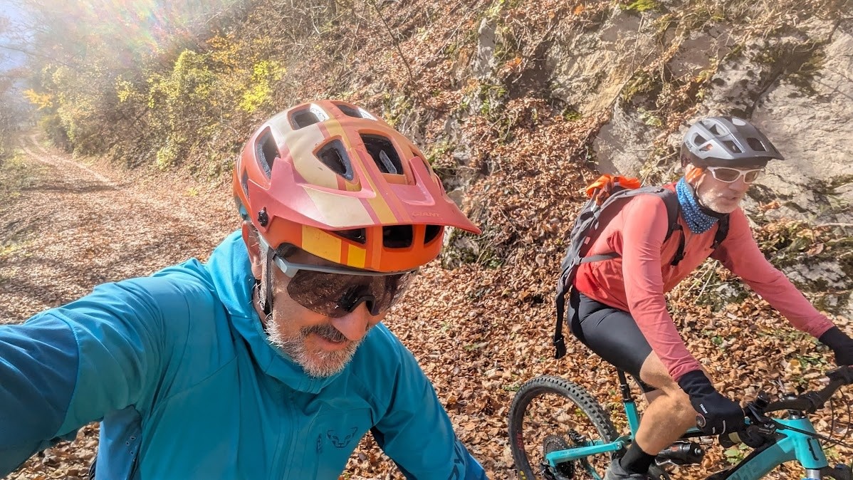 #1 ça discute dans la montéedu Potat ;) ça discute dans la montéedu Potat ;)