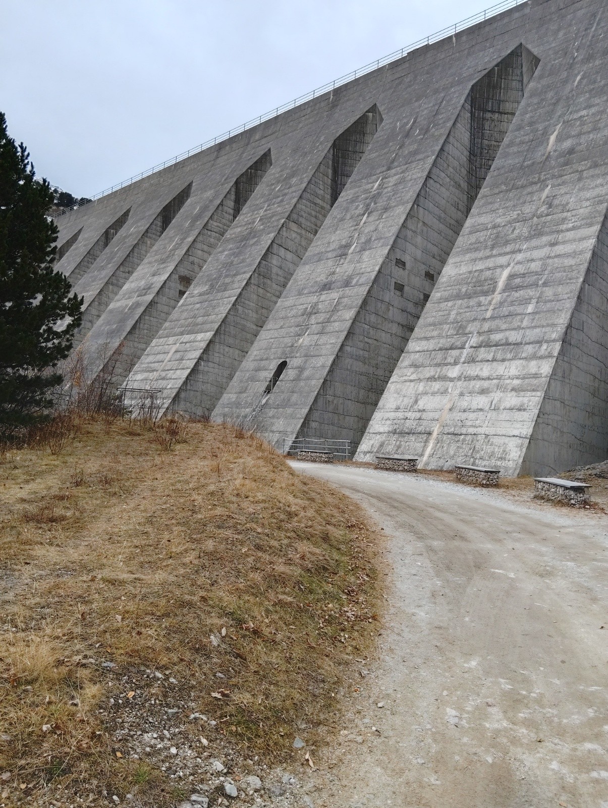 #33 Barrage de plan d Barrage de plan d'amont