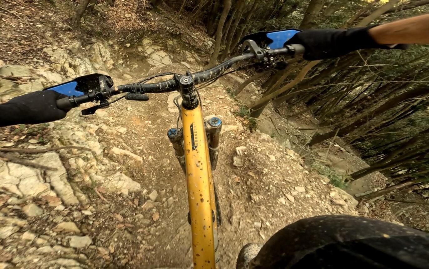#5 Ca Ca' Bianca, épingles de malades taillées dans la roche