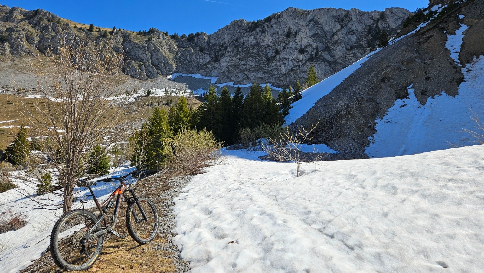 Chemin des Fattes est sans issue.