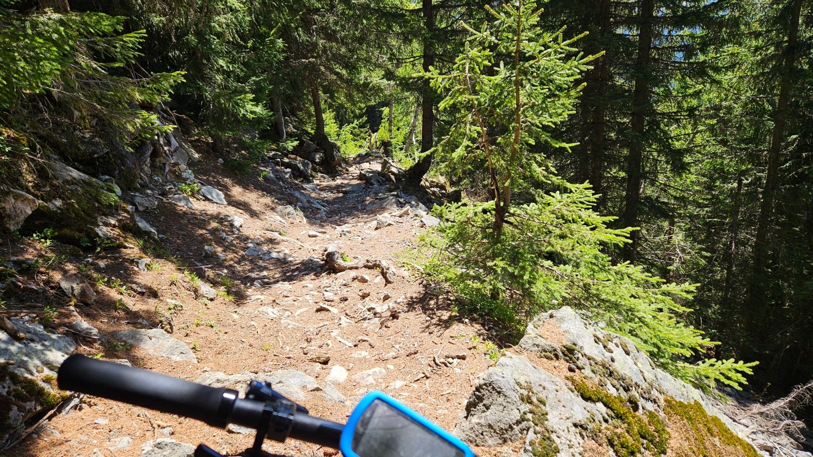 #11 Sentier des Gardes. Sentier des Gardes.