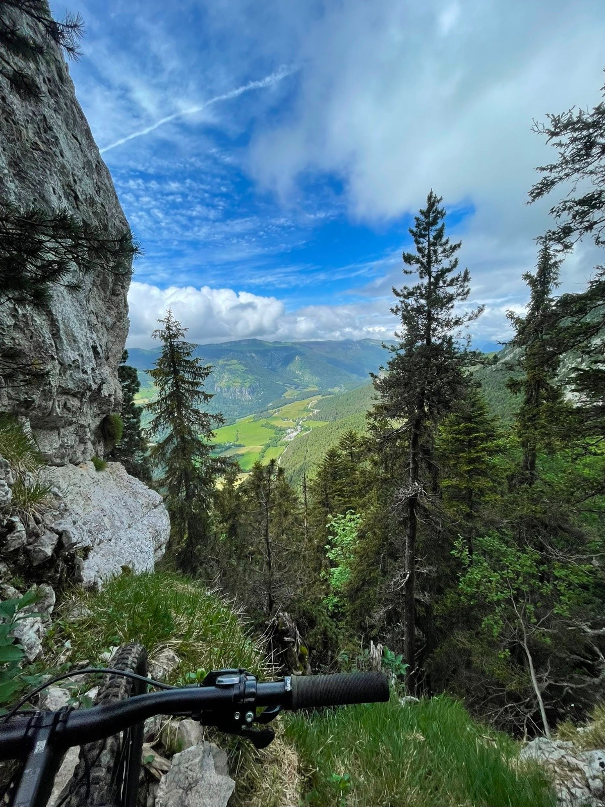 #2 Fenêtre sur un bout de plateau Fenêtre sur un bout de plateau