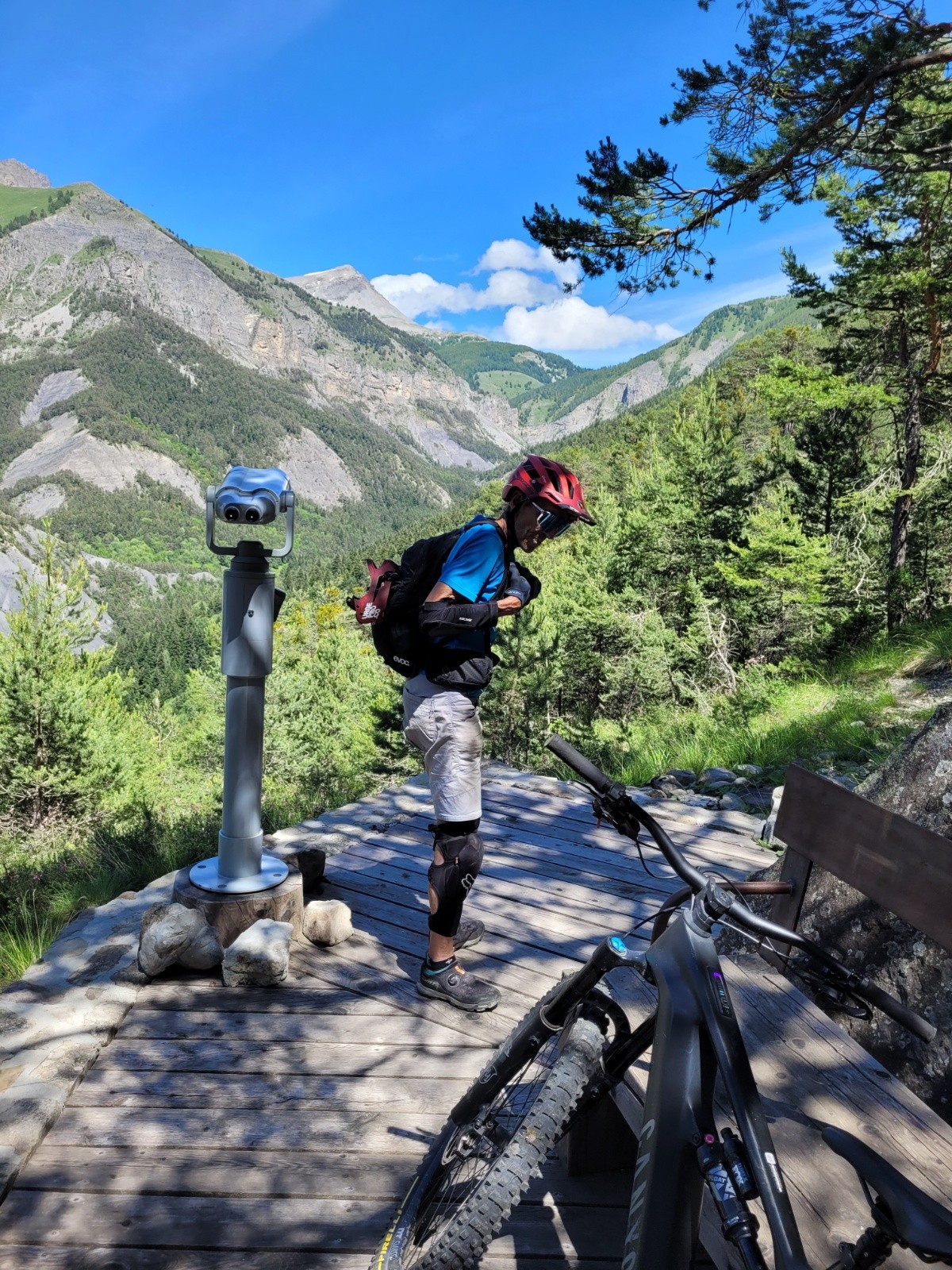 #24 Point de vue dans les coupes de piste vers les Clots Point de vue dans les coupes de piste vers les Clots