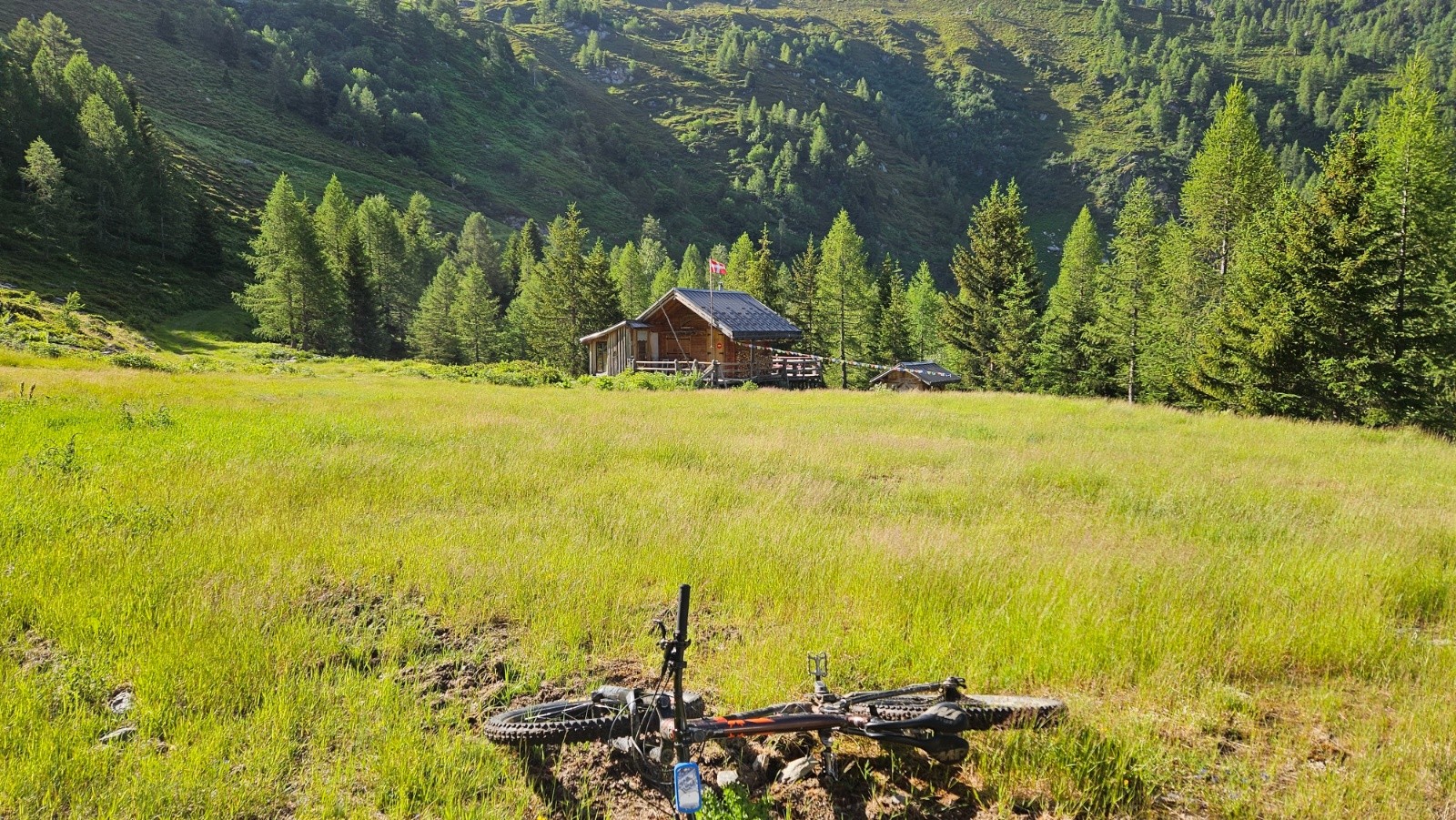 Cabane du Népalais ouvert uniquement pour la saison ski.
