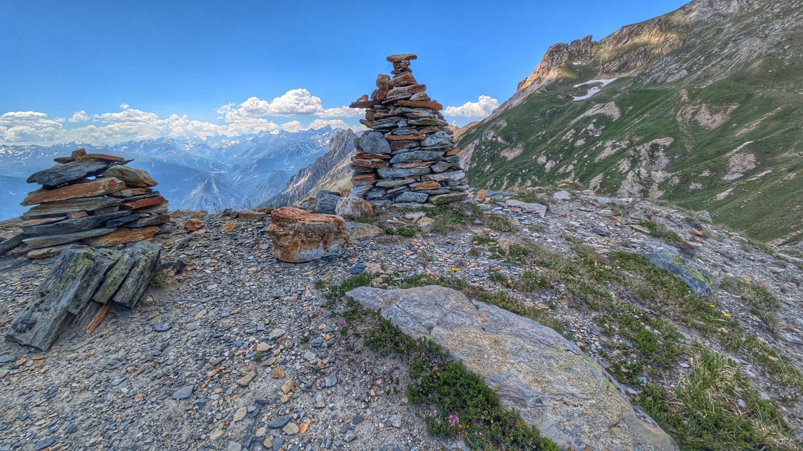 #14 reste plus qu reste plus qu'à poser les fanions tibétains ...