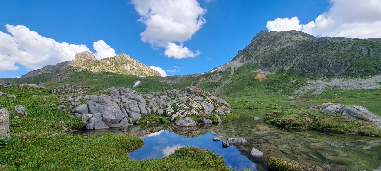 &nbsp;&nbsp;Lac Rond