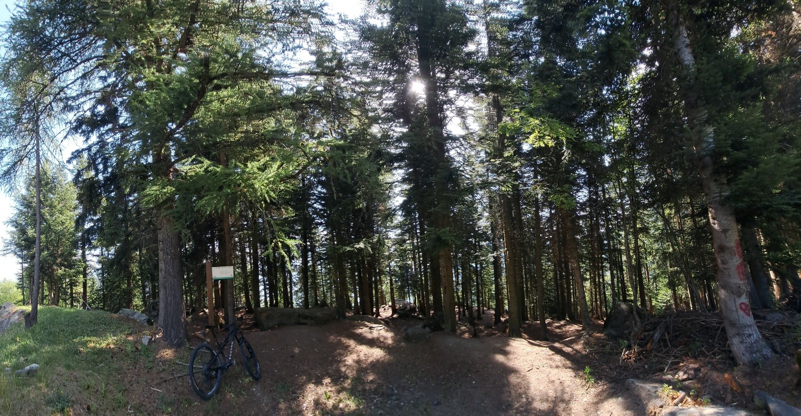 &nbsp;Les Karellis - Départ sentier