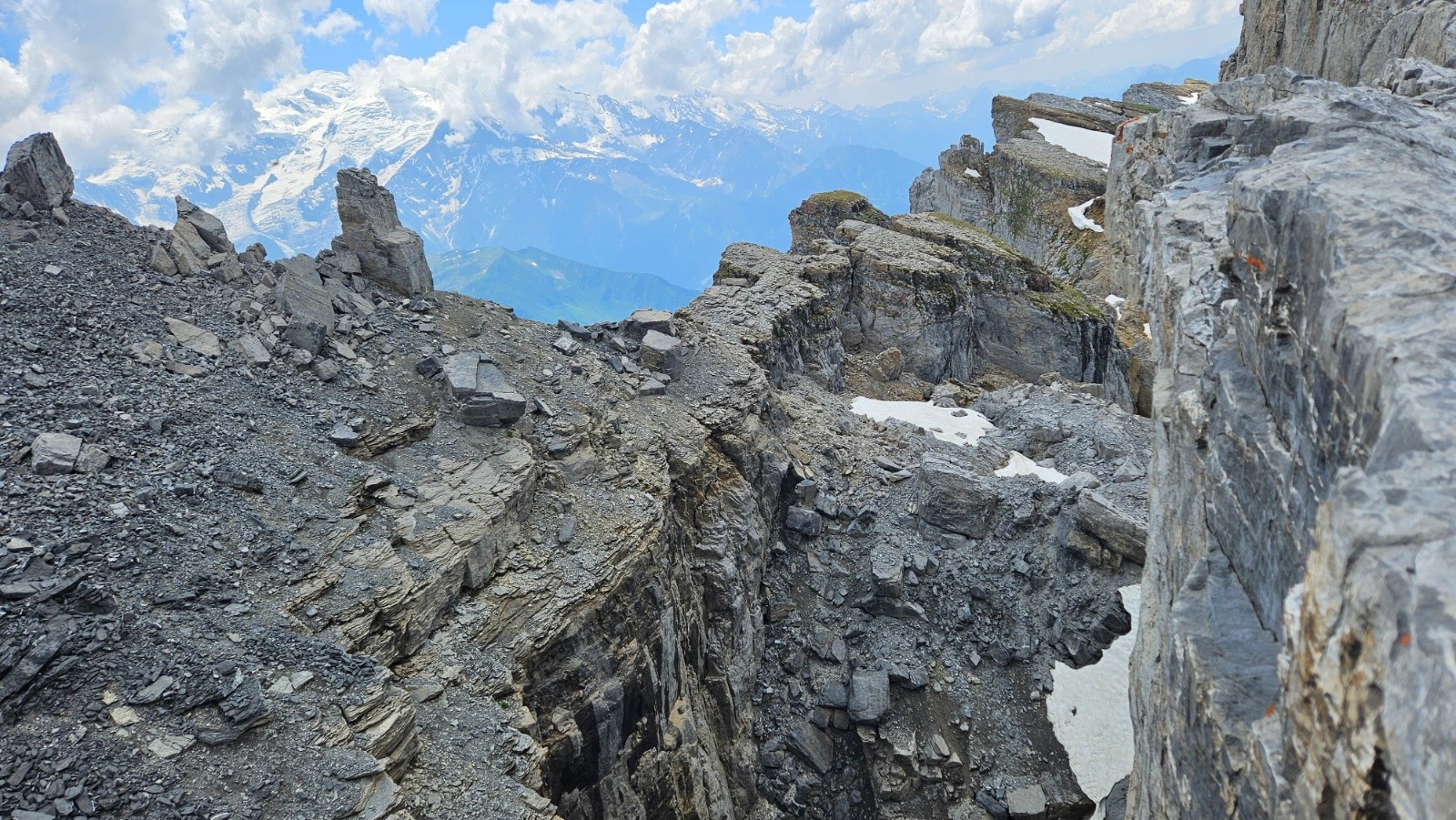 Brèche de la Ratelière et le passage de la Pointe d’Anterne.