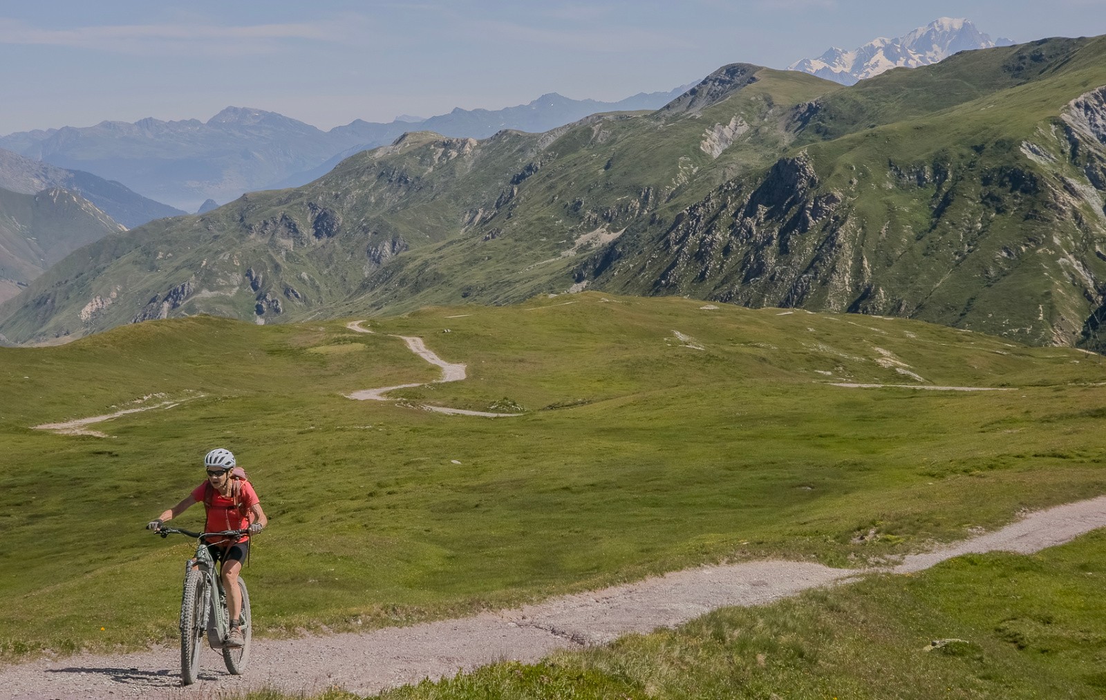 #2 La fin de la longue piste d La fin de la longue piste d'accès au col des Encombres