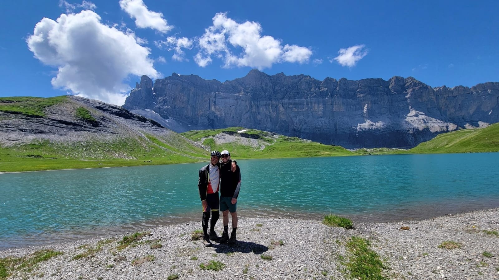 #8 C’est cool quasiment personne au lac. C’est cool quasiment personne au lac.