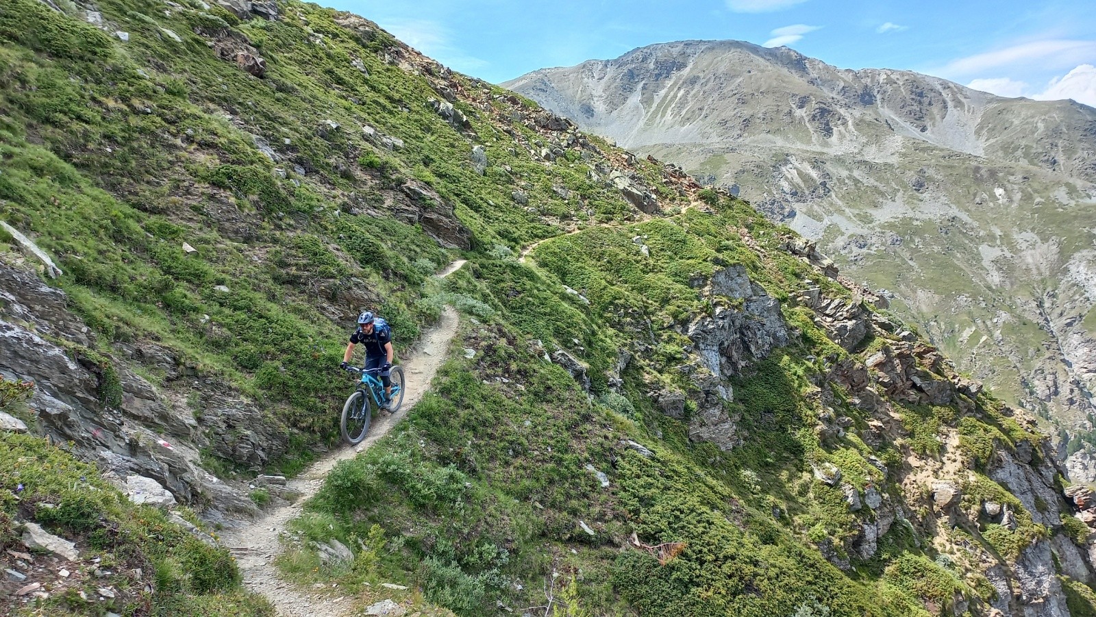#17 17- Enfin la descente sur Saint-Niklaus après un portage rustique 17- Enfin la descente sur Saint-Niklaus après un portage rustique