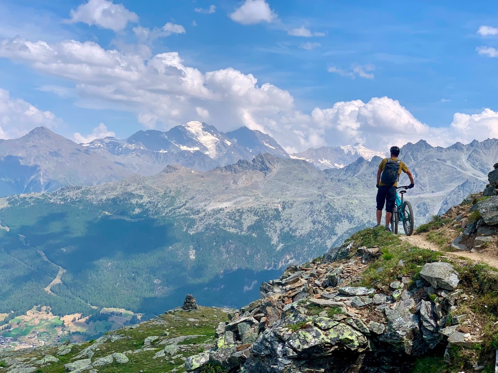 #16 16- Heureusement que la vue est là pour digérer les cailloux 16- Heureusement que la vue est là pour digérer les cailloux
