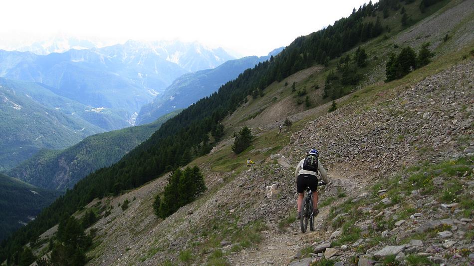 #17 Sentier en balcon : direction Souliers Sentier en balcon : direction Souliers