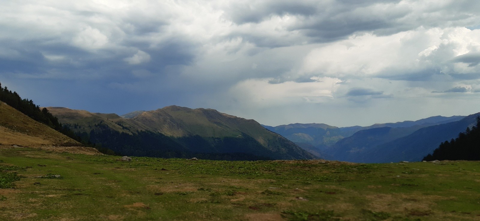 #1 L L'orage arrive mais s’en ira plus tard.