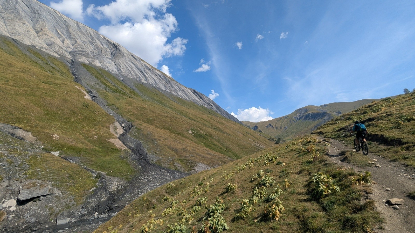 ça pédale jusqu'au fond du vallon, c'est grandiose, c'est beau&nbsp;