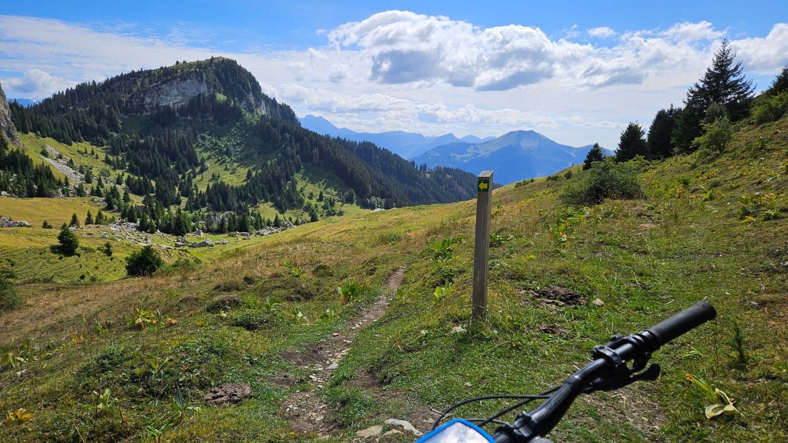 C’est un peu plus bas, que j’ai fait la dernière erreur de
la journée.