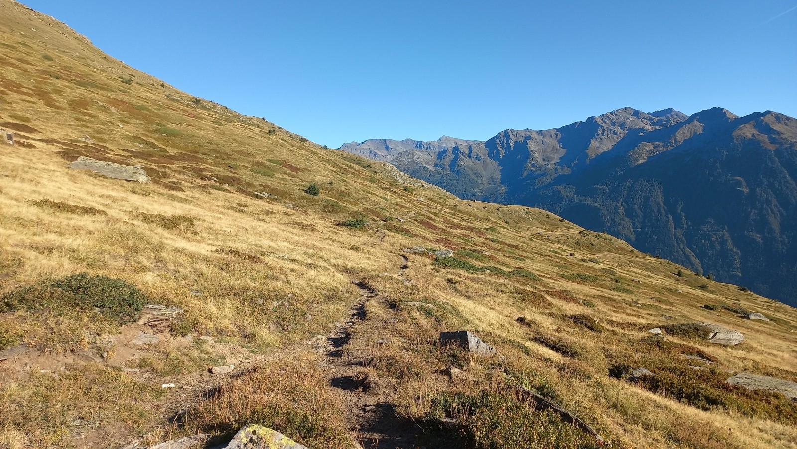 #9 Dans le rétro : ici, c Dans le rétro : ici, c'est le paradis, derrière la crête, Orelle et son Mordor