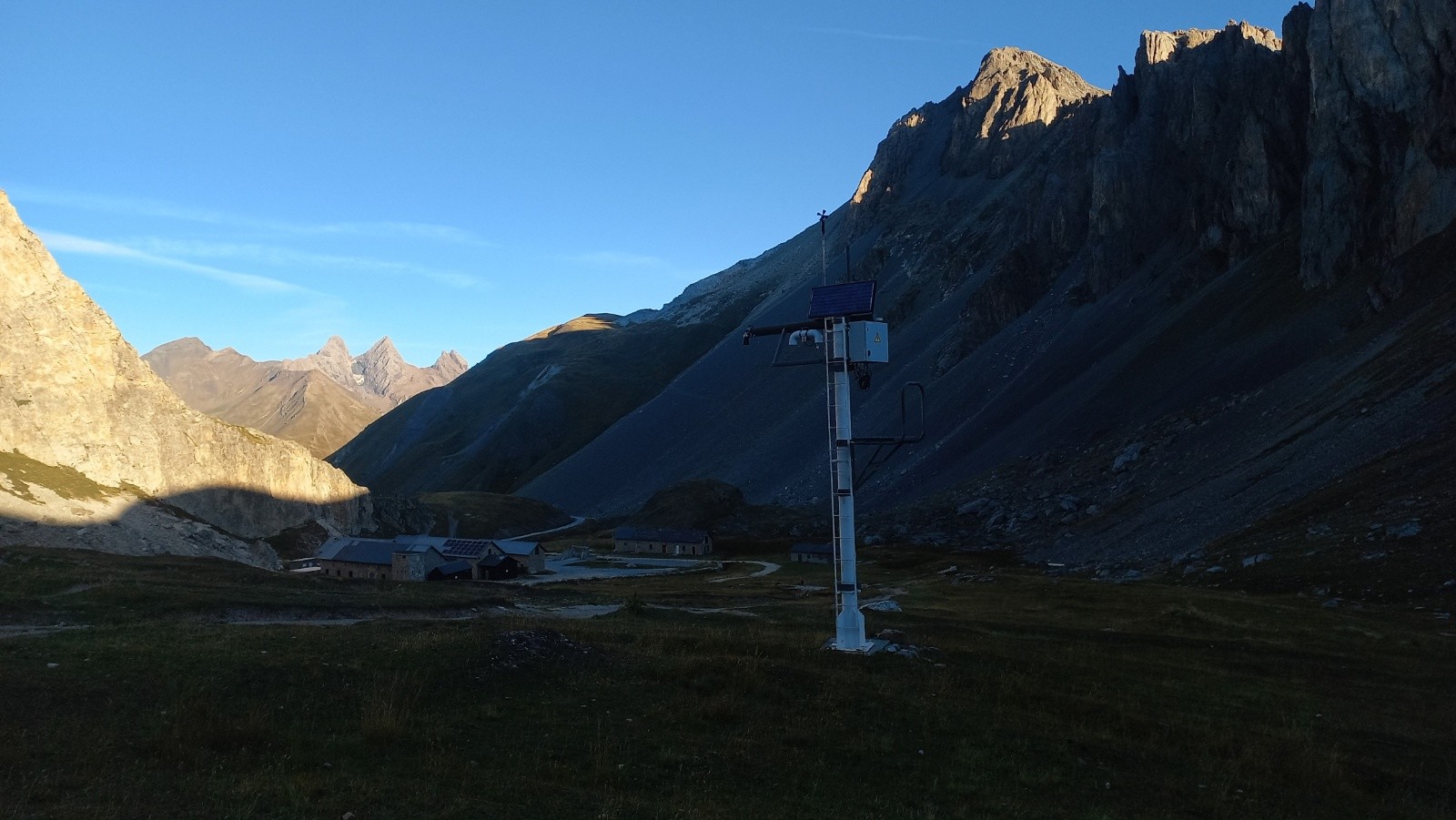 #33 Réveil sur le camp des Rochilles Réveil sur le camp des Rochilles