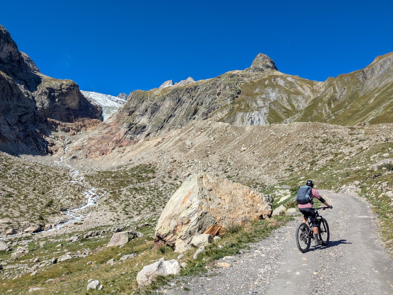 #45 Piste vers le refuge Elena Piste vers le refuge Elena