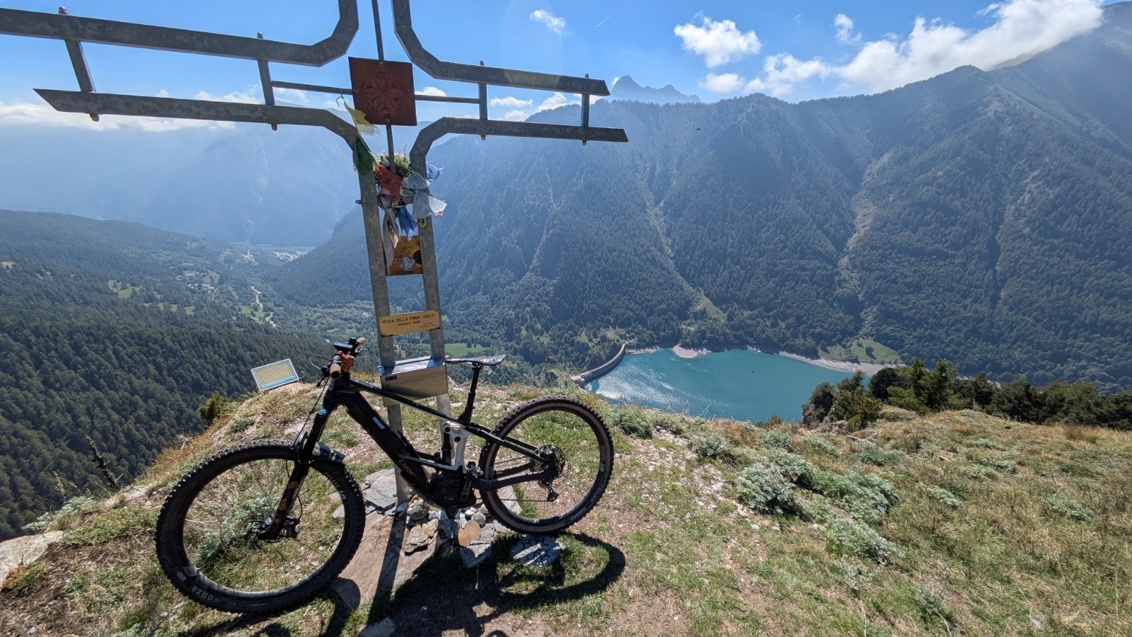 #25 Croix des amis Croix des amis