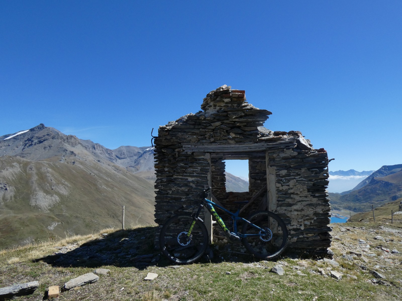 #8 Fortin au-dessus du lac du mont Cenis Fortin au-dessus du lac du mont Cenis