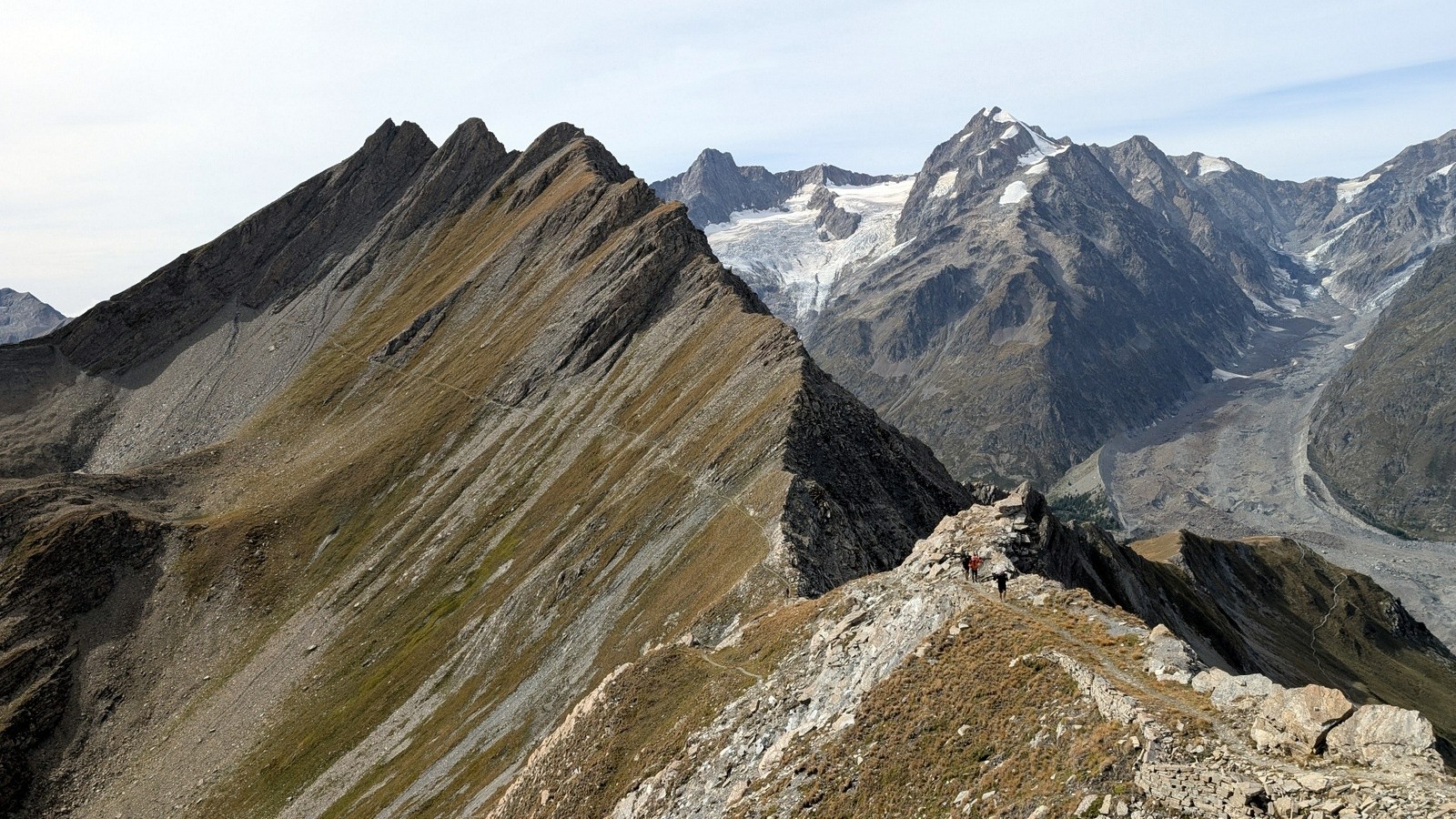 #21 On voit bien le passage expos dans le noir au-dessus du col Berrio Blanc On voit bien le passage expos dans le noir au-dessus du col Berrio Blanc
