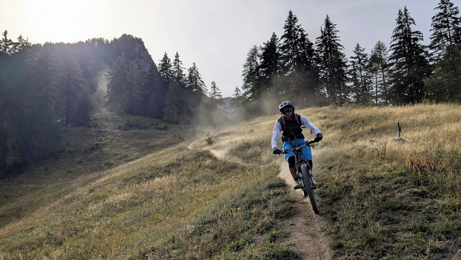 #26 Full speed plus bas et pas le temps de prendre des photos avec un sentier des plus joueurs et tournicottants 👍 Full speed plus bas et pas le temps de prendre des photos avec un sentier des plus joueurs et tournicottants 👍