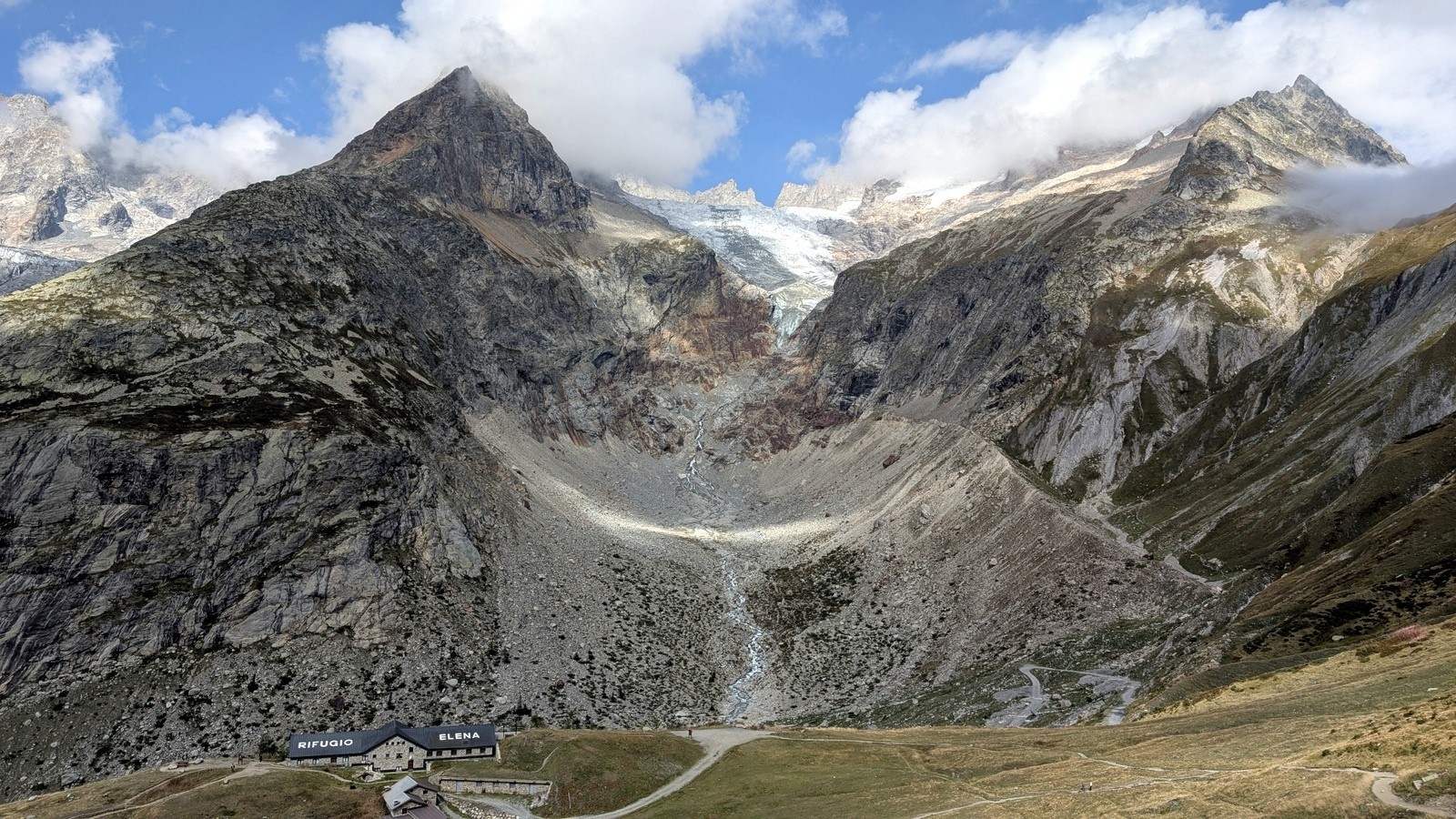 #11 La glacier disparait irrévocablement entre Triolet et Dolent La glacier disparait irrévocablement entre Triolet et Dolent
