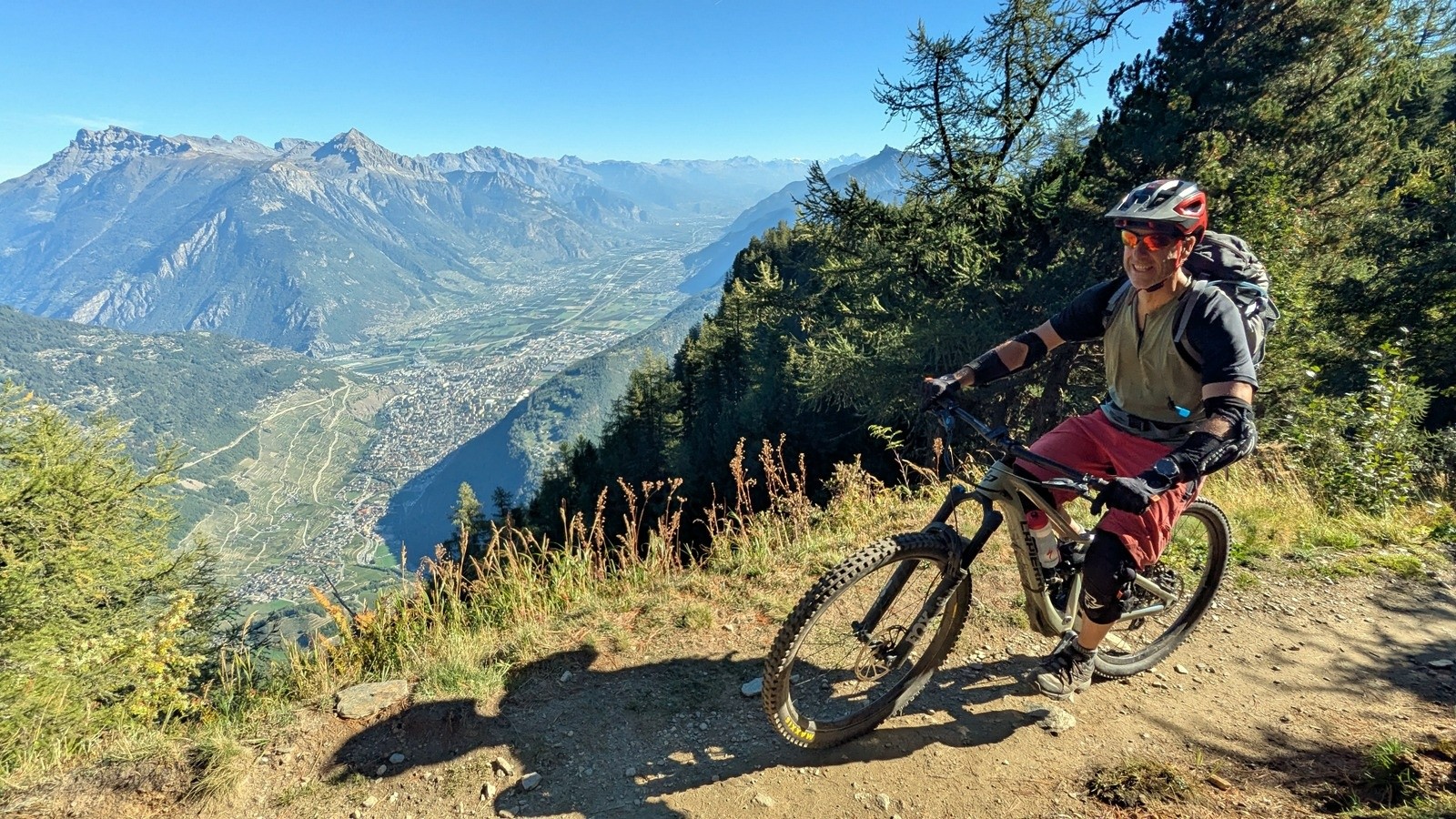 #10 La descente sur la Forclaz est top en surplombant le Valais La descente sur la Forclaz est top en surplombant le Valais