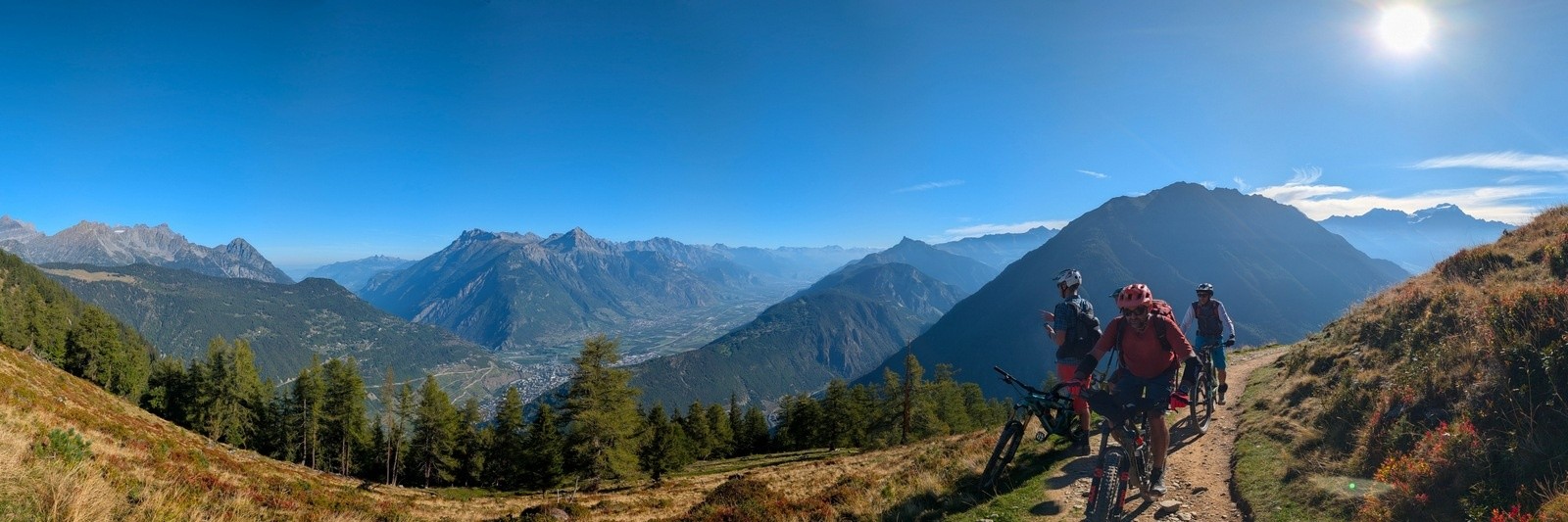 #5 Vallée de Verbier à droite, Martigny en bas et le Valais en panorama Vallée de Verbier à droite, Martigny en bas et le Valais en panorama