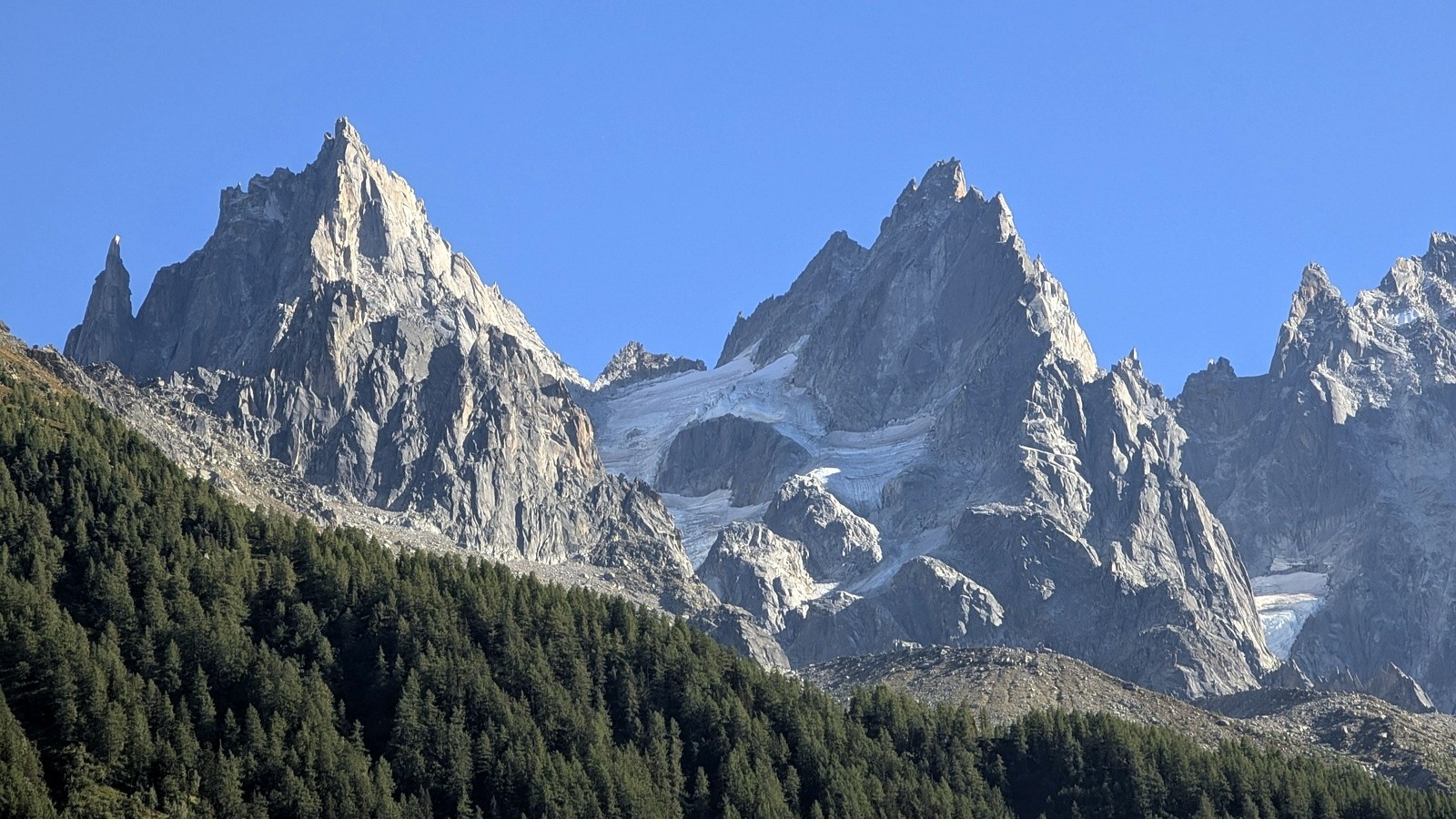 #24 Cham et ses aiguilles Cham et ses aiguilles