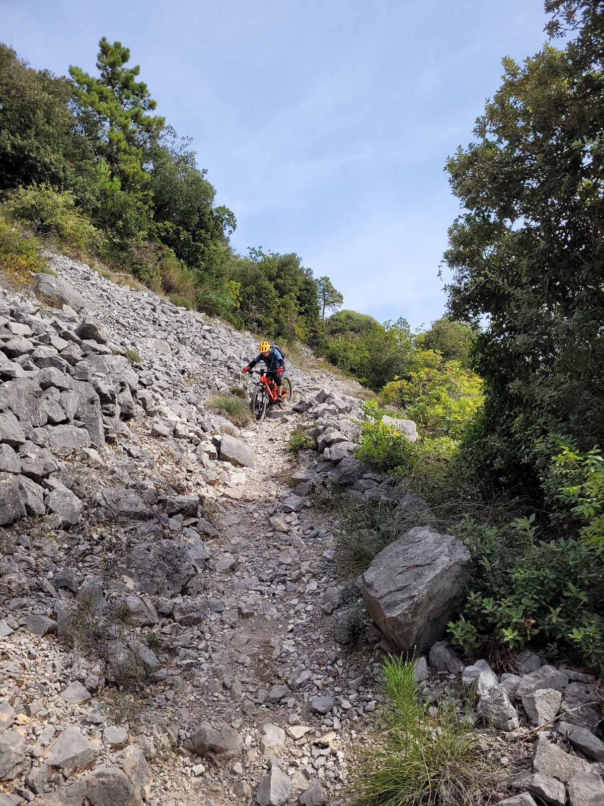 #31 descente caillouteuse avant Cros d descente caillouteuse avant Cros d'Utelle