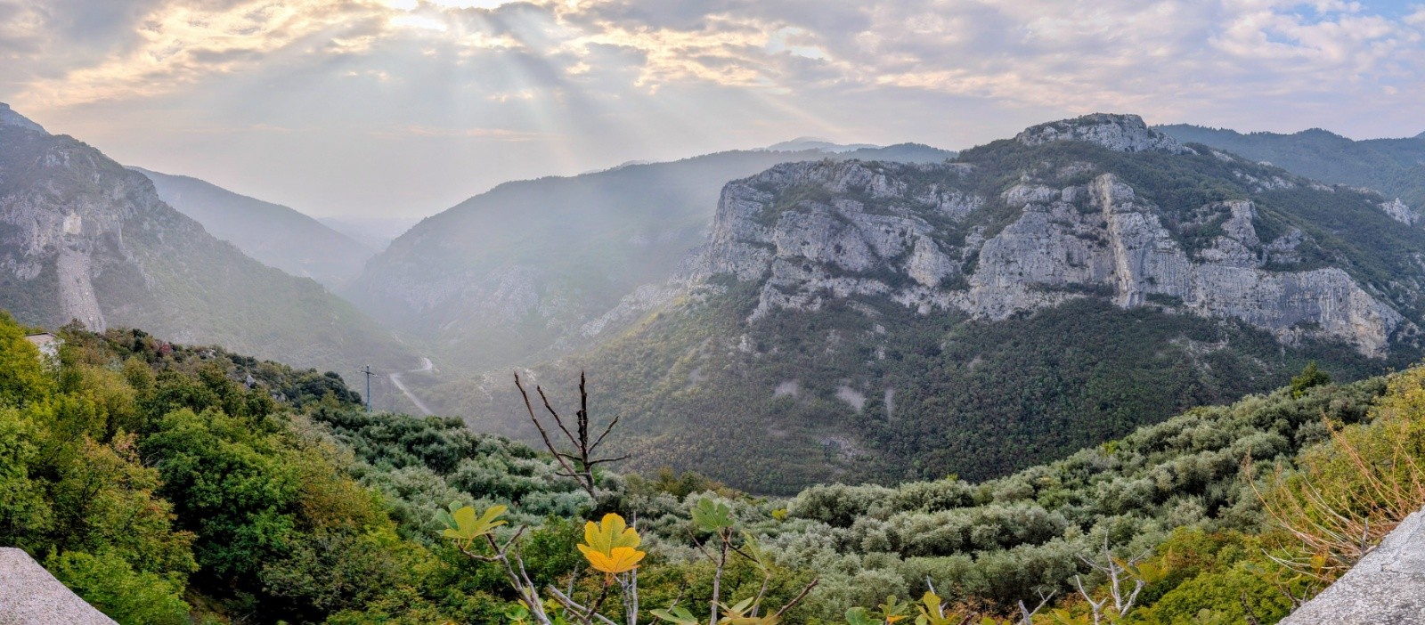 Très belles gorges de Toirano en montée route pente douce