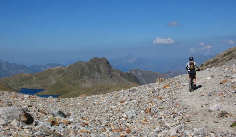 #14 Quirlies : Retour sur la terre ferme, Mont Blanc au loin Quirlies : Retour sur la terre ferme, Mont Blanc au loin