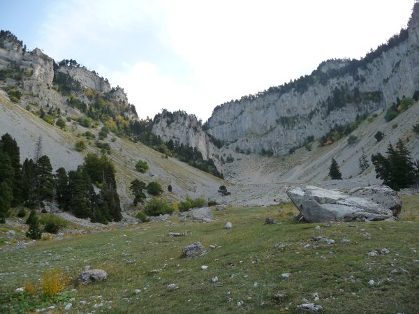 #1 La Gravelle : La gravelle, fin de la descente du pas des écondus se situant sous le Pas de Chabrinel et Pré Peyret La Gravelle : La gravelle, fin de la descente du pas des écondus se situant sous le Pas de Chabrinel et Pré Peyret
