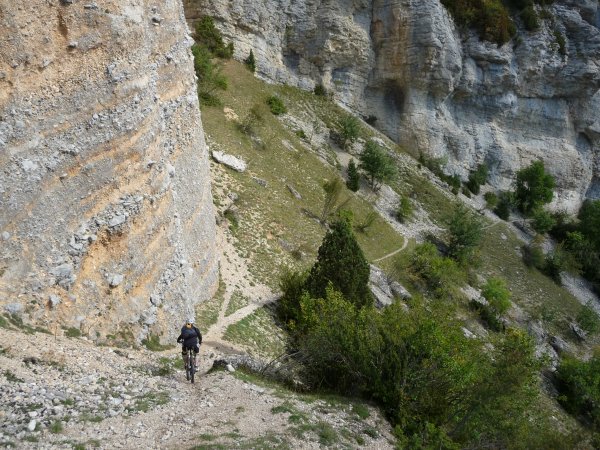#5 Les balcons de Glandasse : Après la Palle un peu de balcons avant la descente sur le col de Cologne Les balcons de Glandasse : Après la Palle un peu de balcons avant la descente sur le col de Cologne
