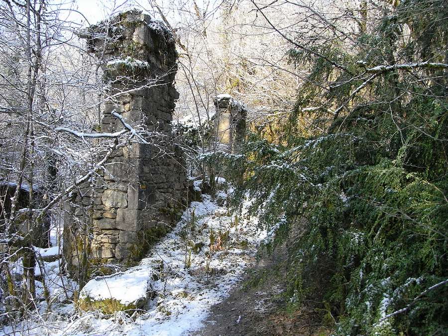 #3 Ruines : au-dessus de la cascade Ruines : au-dessus de la cascade