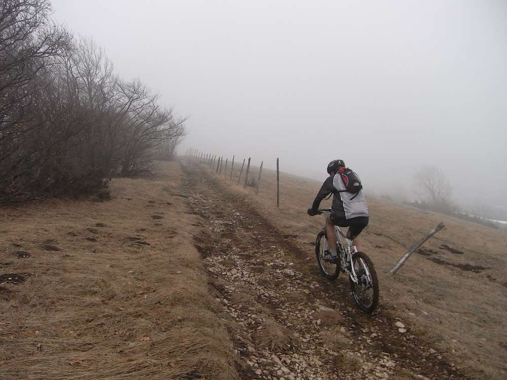 La crête : ça souffle, il pleut, il y a du brouillard, putain de temps !!