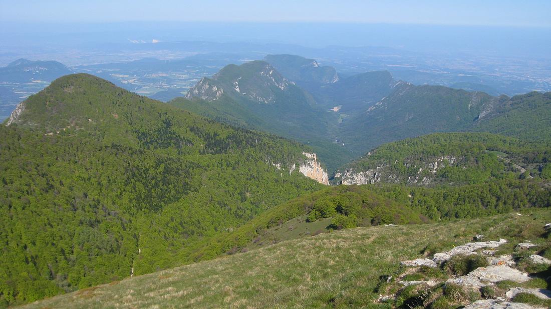 #3 Le Synclinal de Saou : Merveille géologique, et des Km de montée ! Le Vallon de la Gde Combe est au centre Le Synclinal de Saou : Merveille géologique, et des Km de montée ! Le Vallon de la Gde Combe est au centre