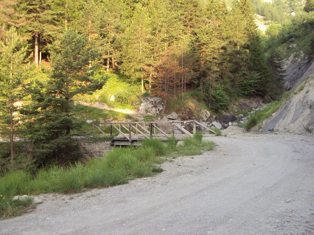 #1 vallon de demandols : traversee de rechaussenc et arrivee du chemin de chabanal au fond... vallon de demandols : traversee de rechaussenc et arrivee du chemin de chabanal au fond...