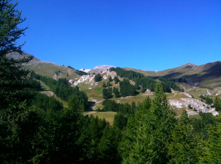 Vallon des bergeries : Vallon des bergeries, la grande Séolane commence à apparaitre