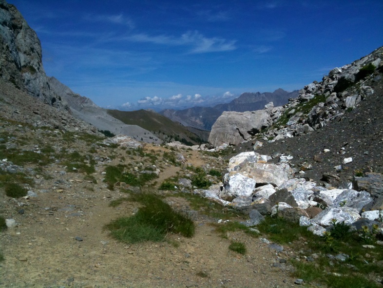 Vue côté Ubaye : Vue côté Ubaye, départ un peu caillasseux