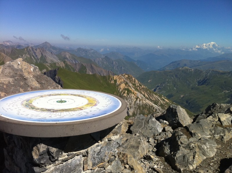 Table d'orienation au sommet.. : ... et Mont Blanc