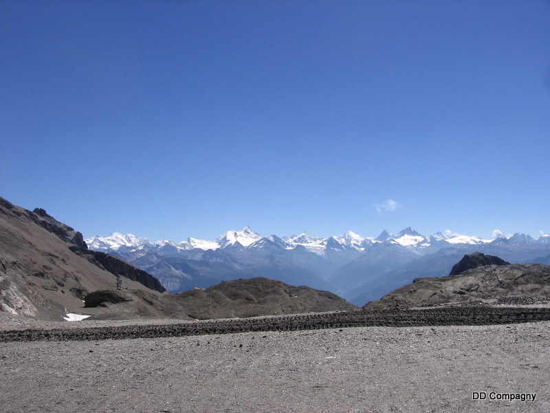 Chaîne Italo-Suisse : En cherchant bien, on devrait trouver le Cervin.