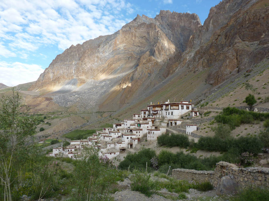 Lingshed (Ladakh) : Le monastère de Lingshed (4000 m): 30 moines, pas de pistes, 3 jours de sentiers au plus rapide...
