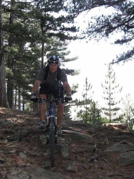 #8 Chris dans la descente : Les cailloux corses sont comme ceux de la Vésubie mais en plus méchants Chris dans la descente : Les cailloux corses sont comme ceux de la Vésubie mais en plus méchants