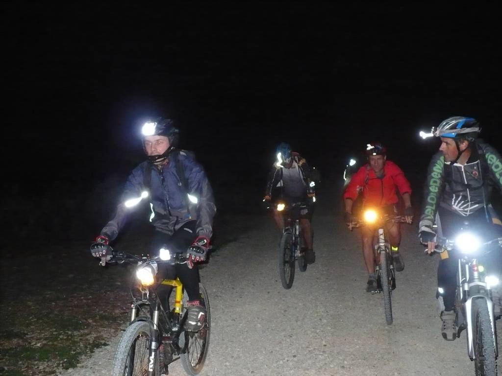 Lueurs dans la nuit : Une partie de l'équipe